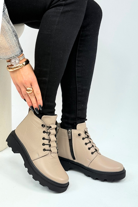 Чорні шкіряні ботильйони з високою шнурівкою на платформі