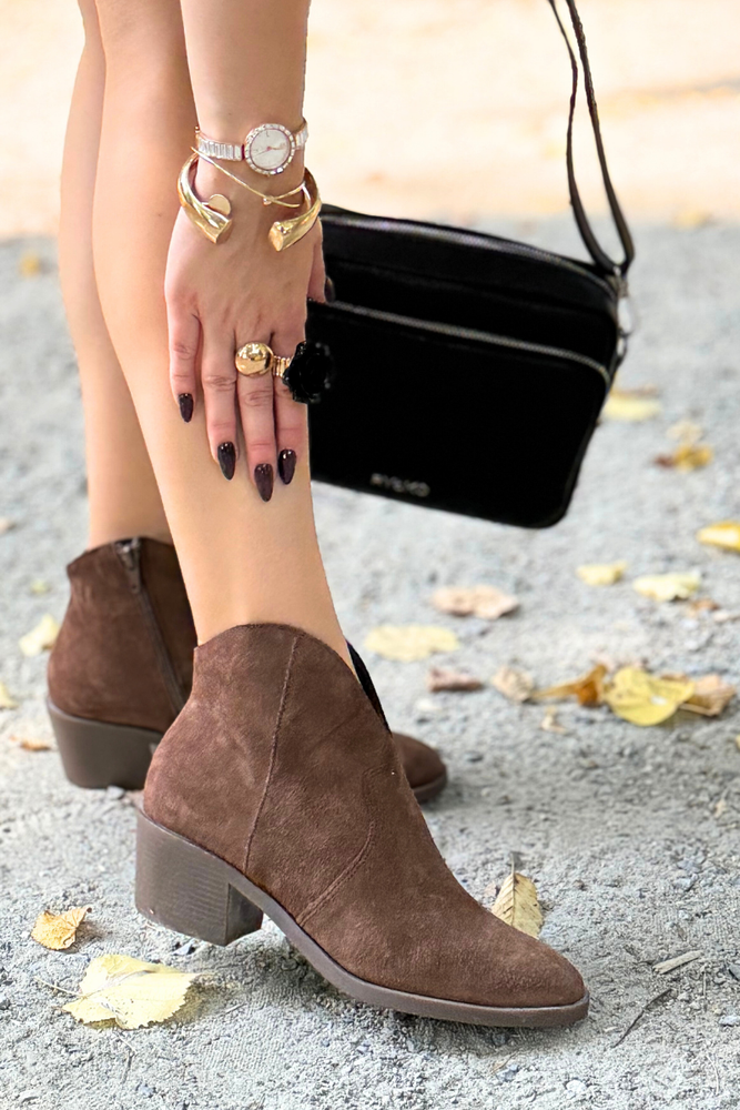 Kowbojki damskie Ryłko welurowe brązowe na zamek