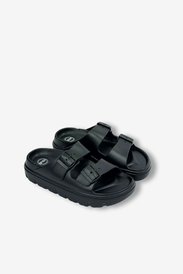 Czarne klapki damskie z klamerkami na platformie 