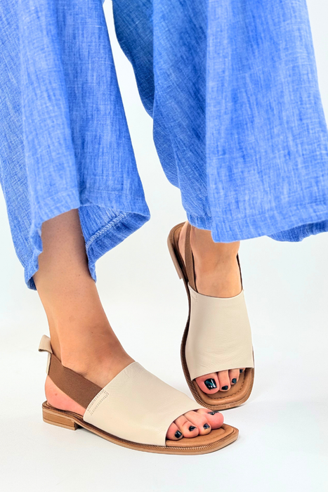 Popielate sandały skórzane płaskie z elastycznym paskiem Artiker