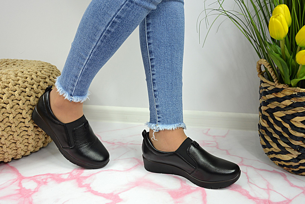 Чорні черевики Molo 761