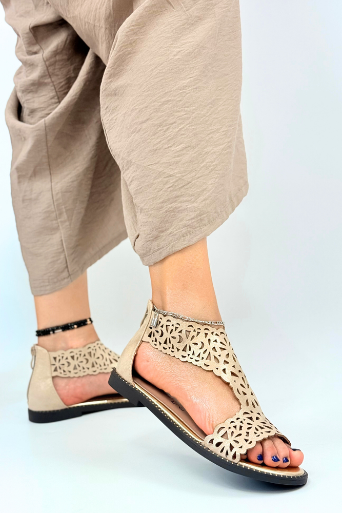 Piękne złote ażurowe sandały płaskie