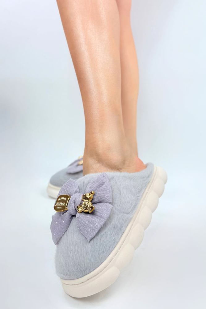  Kapcie damskie zimowe z kokardą wsuwane płaskie w kolorze szarym