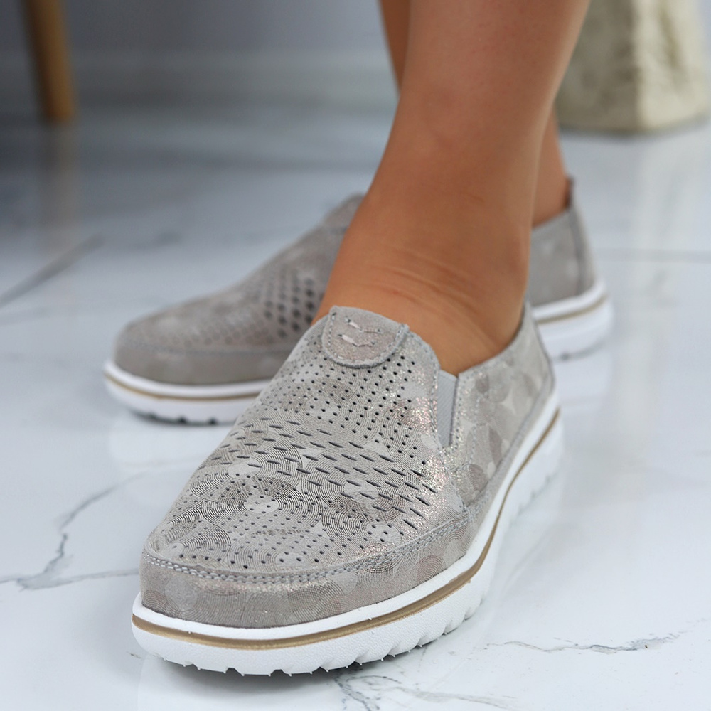 Шкіряне жіноче взуття Evento золотого кольору