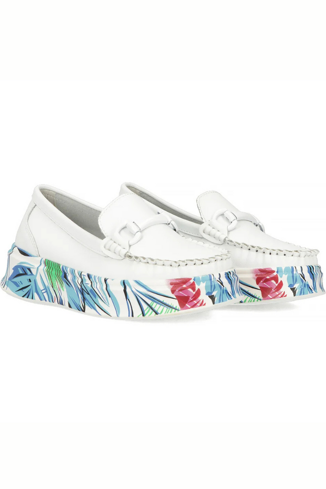 Białe skórzane półbuty wsuwane z kolorową platformą Filippo