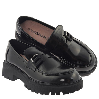 Półbuty czarne lakierowane na platformie T. Sokolski