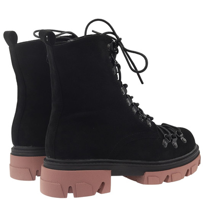 Sznurowane trapery zamszowe czarne Vinceza