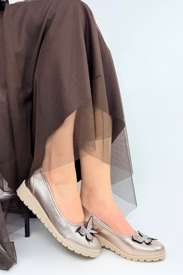 Półbuty damskie złote z ozdobnym motylem