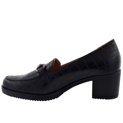 Półbuty czarne na obcasie ze zwierzęcym wzorkiem Vinceza