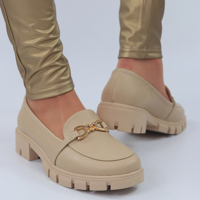 Mokasyny beżowe ze złotą aplikacją M. Daszyński