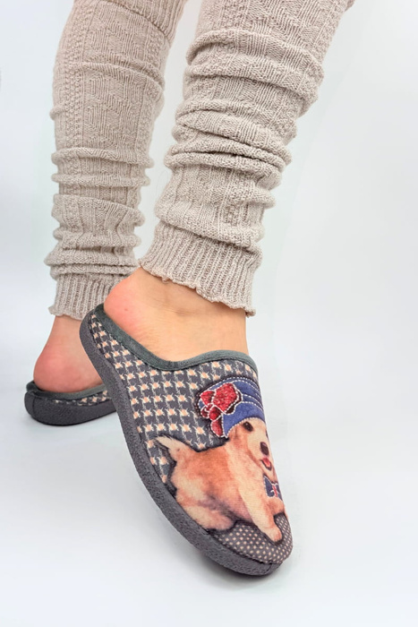 Kapcie damskie ocieplane z motywem psa szare