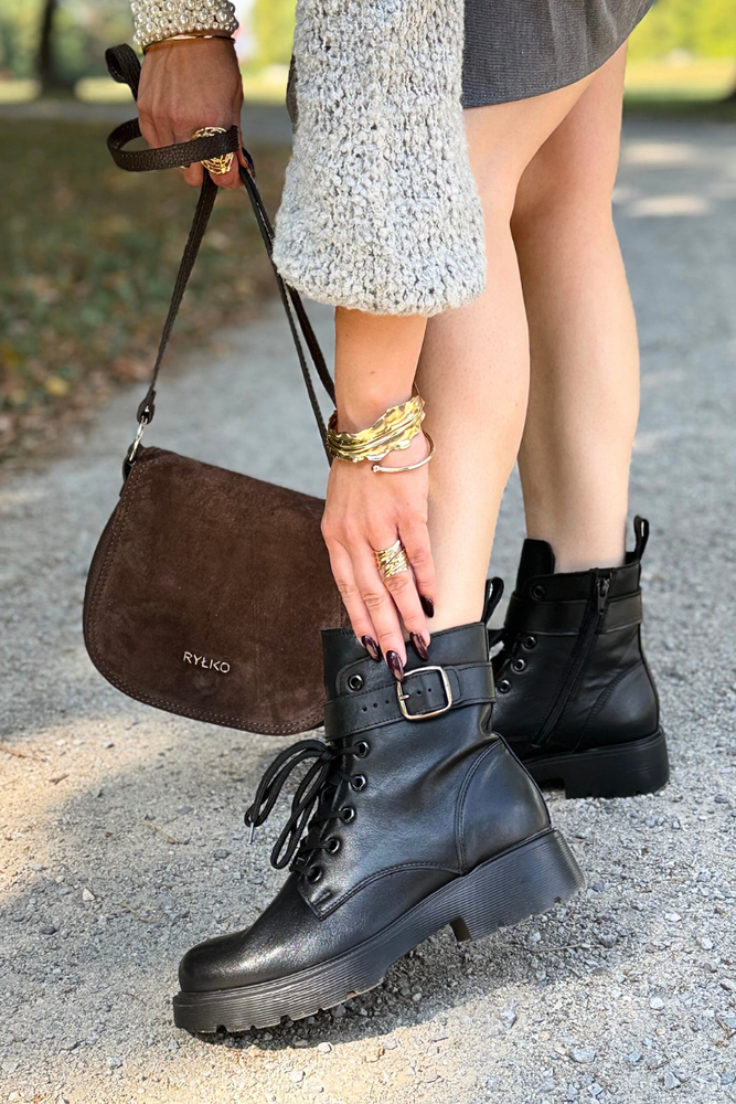 Чорні шкіряні чоботи Rylko на плоскому ходу на шнурівці