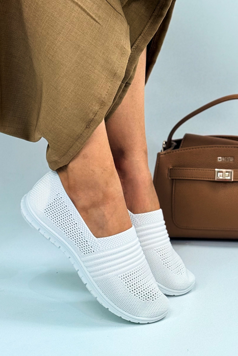 Białe stylowe tenisówki damskie