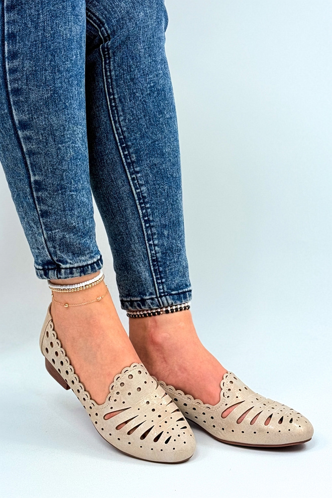 Ażurowe półbuty złote na obcasie wsuwane