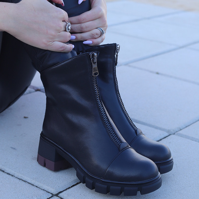 Skórzane botki czarne z zamkiem z przodu Filippo