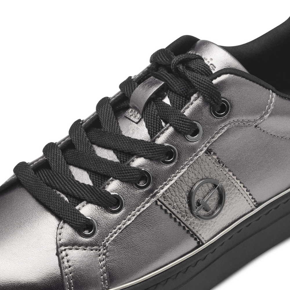 Шкіряні металеві кросівки на платформі Tamaris