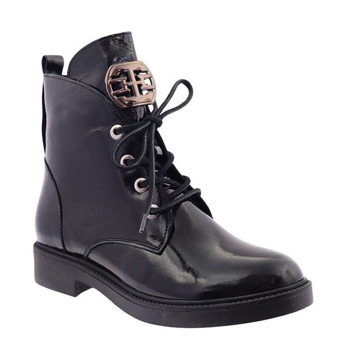 Стильні чорні шкіряні ботильйони з декором на язичку від Loretta Vitale