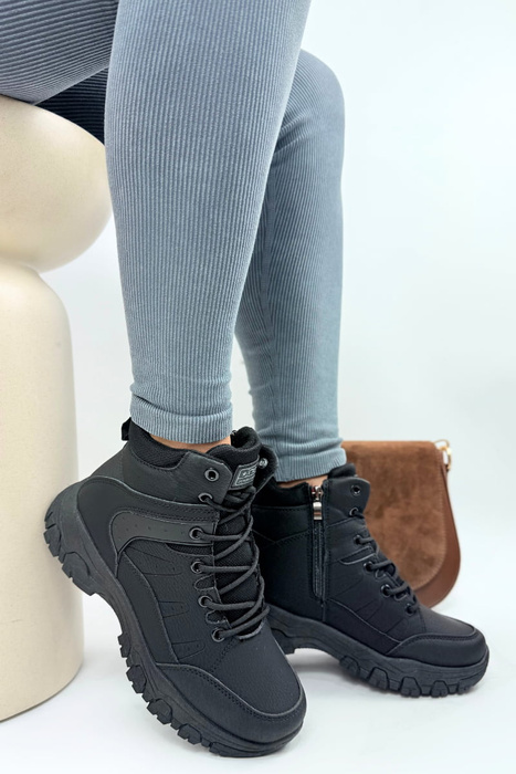 Жіночі зимові утеплені чоботи на шнурівці бежевого кольору