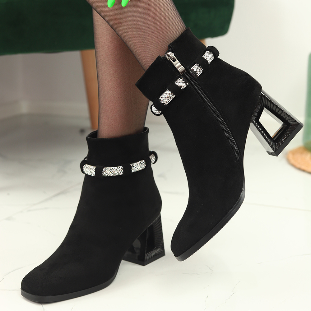 Czarne botki damskie na słupku S.Barski