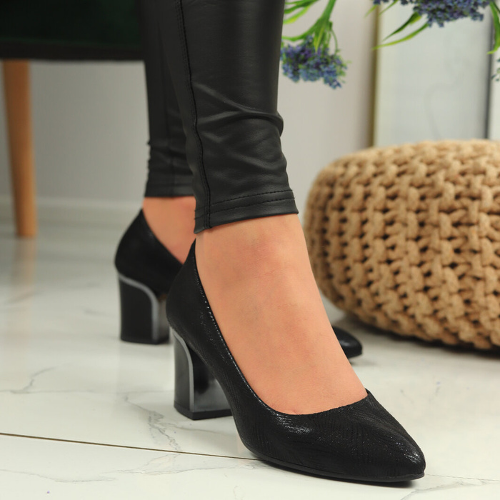 Чорні човники на каблуці Dantex