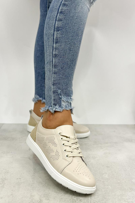Бежеві ажурні кросівки на шнурівці
