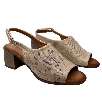 Skórzane sandały beżowe na klocku T. Sokolski