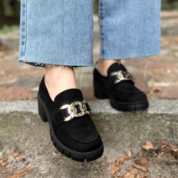 Чорні замшеві лофери Vinceza