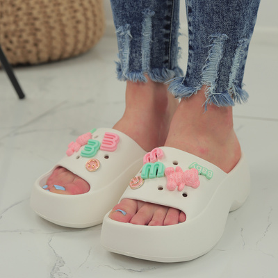 Klapki damskie literki białe