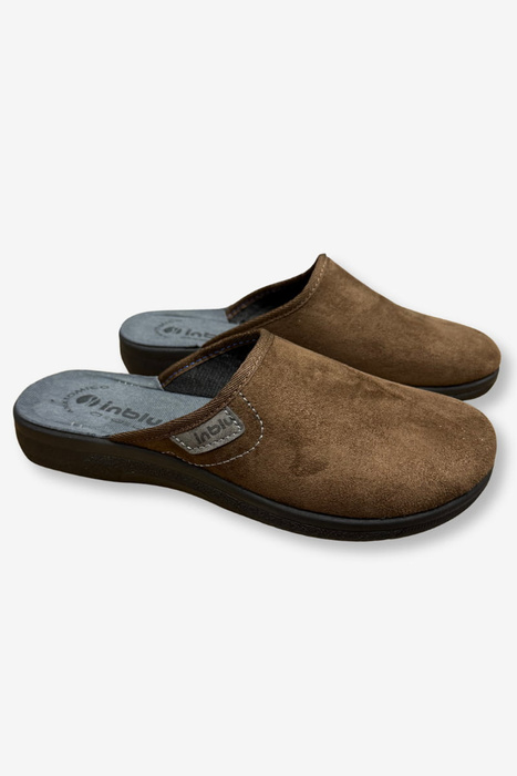 Kapcie męskie domowe kryte w kolorze ciemnego brązu