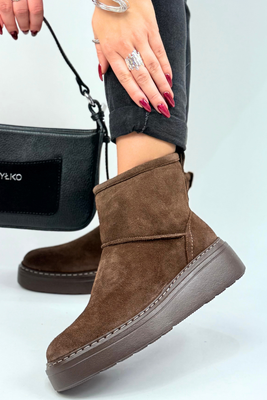 Śniegowce damskie ze skóry welurowej na platformie czekoladowe