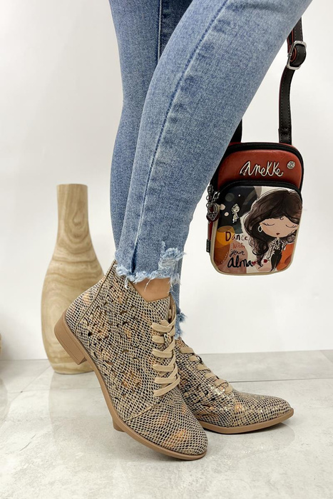 Złote botki z motywem skóry węza ażurowe płaskie