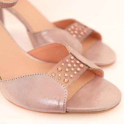 Жіночі пудрові босоніжки на каблуці Kordel