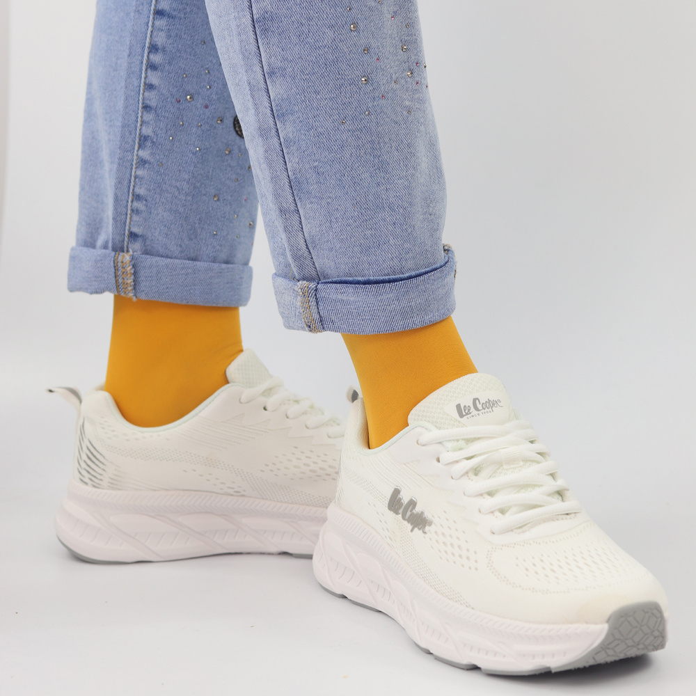 Жіночі білі спортивні кросівки Lee Cooper