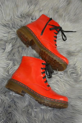 TRAPERY RIEKER CZERWONE LAKIEROWANE 76240-33