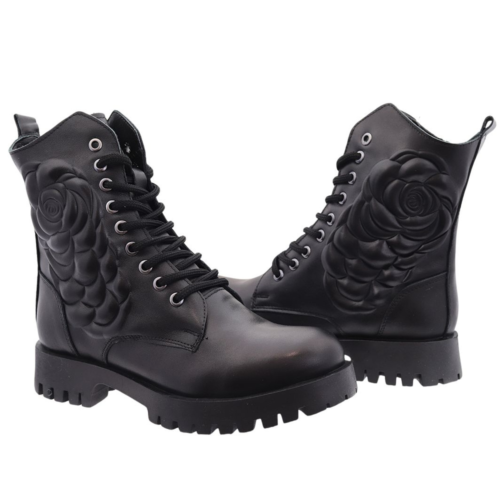 Trapery damskie skórzane z ozdobną różą na cholewce czarne 