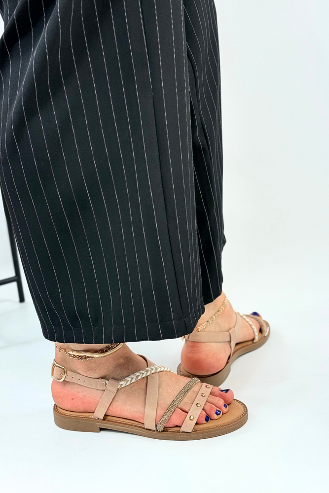 Бежеві шкіряні ажурні босоніжки на липучці