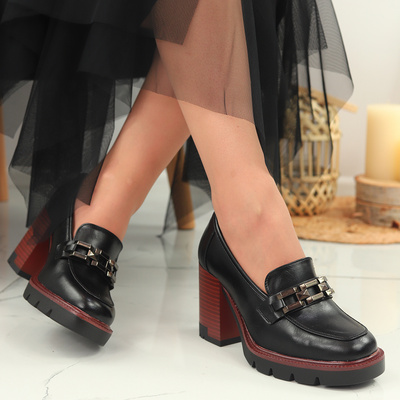 Чорні туфлі на високих підборах з пряжкою Potocki