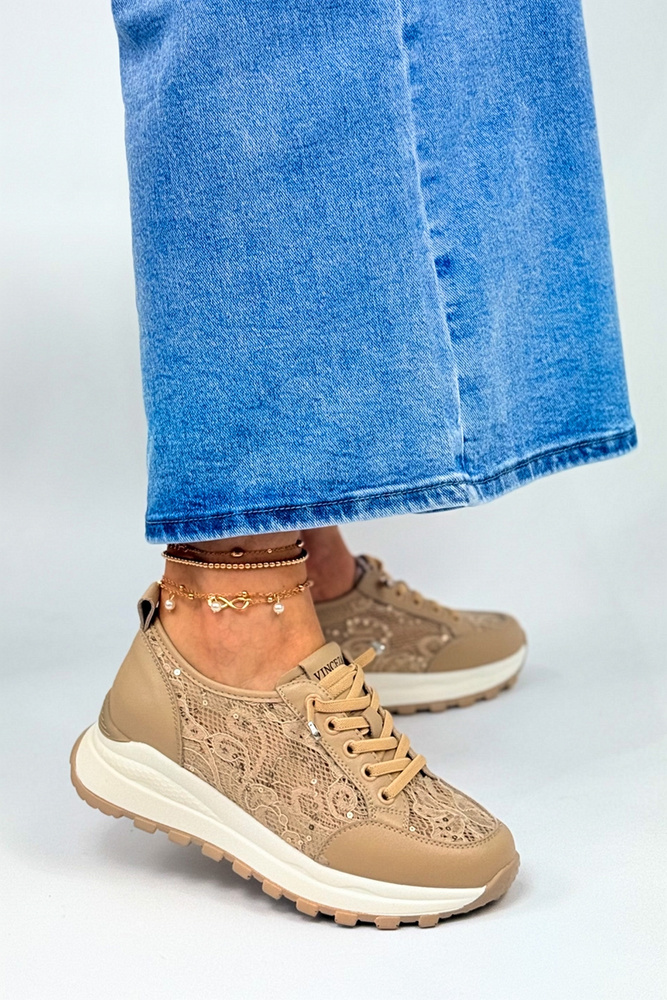 Beżowe półbuty damskie przewiewne z ekoskóry