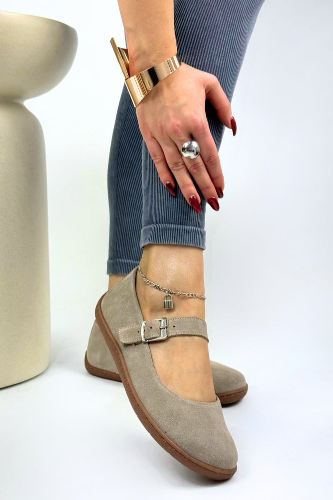 Чорні замшеві ботильйони на блискавці ззаду