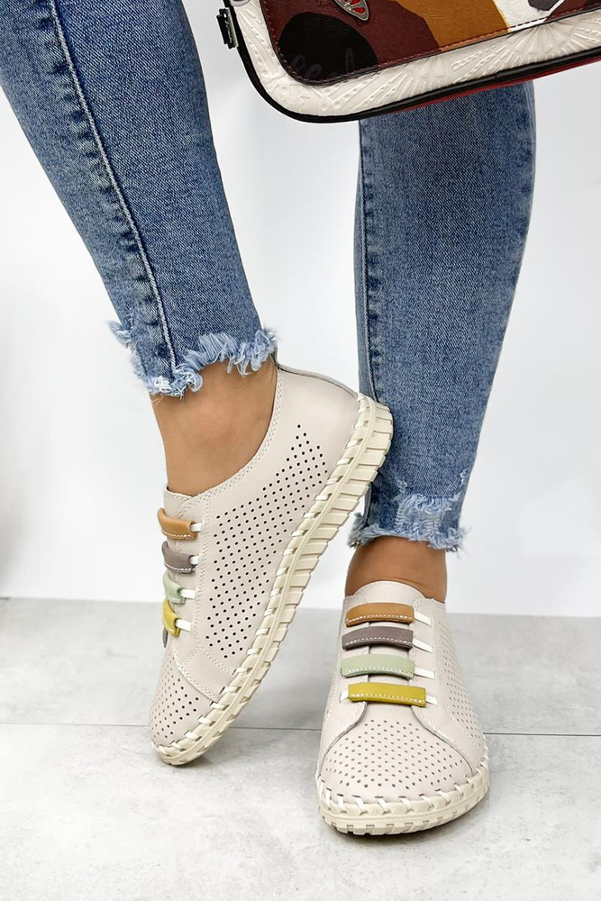 Beżowe półbuty skórzane perforowane wsuwane płaskie 