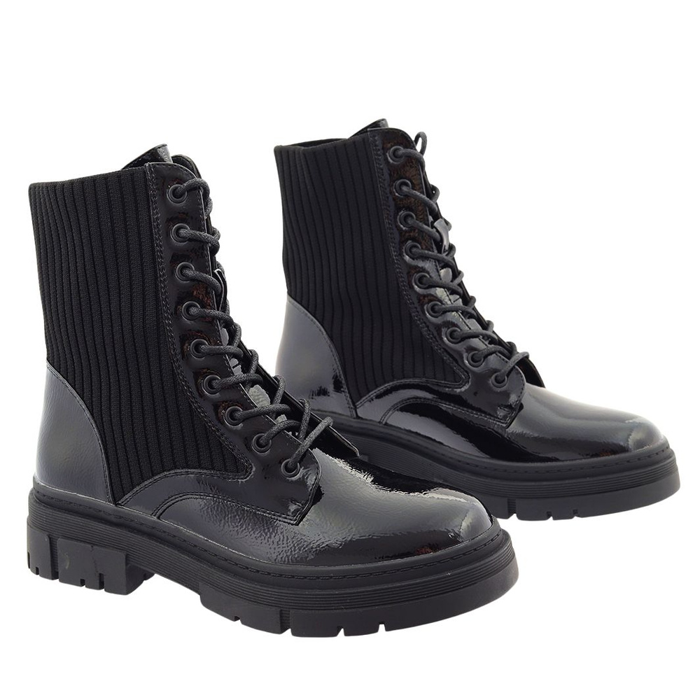 Botki lakierowane ze skarpetkową cholewką czarne