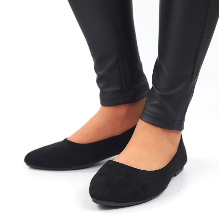 Чорні балетки в тонку смужку Evento