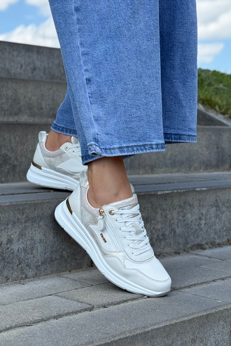 Białe skórzane sneakersy na koturnie z zamkiem