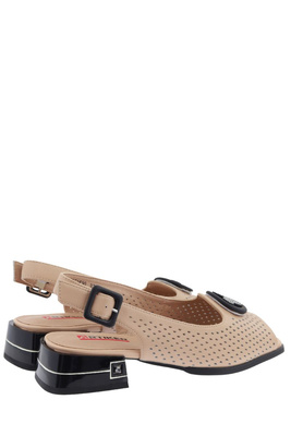 Morelowe sandały skórzane perforowane na niskim obcasie