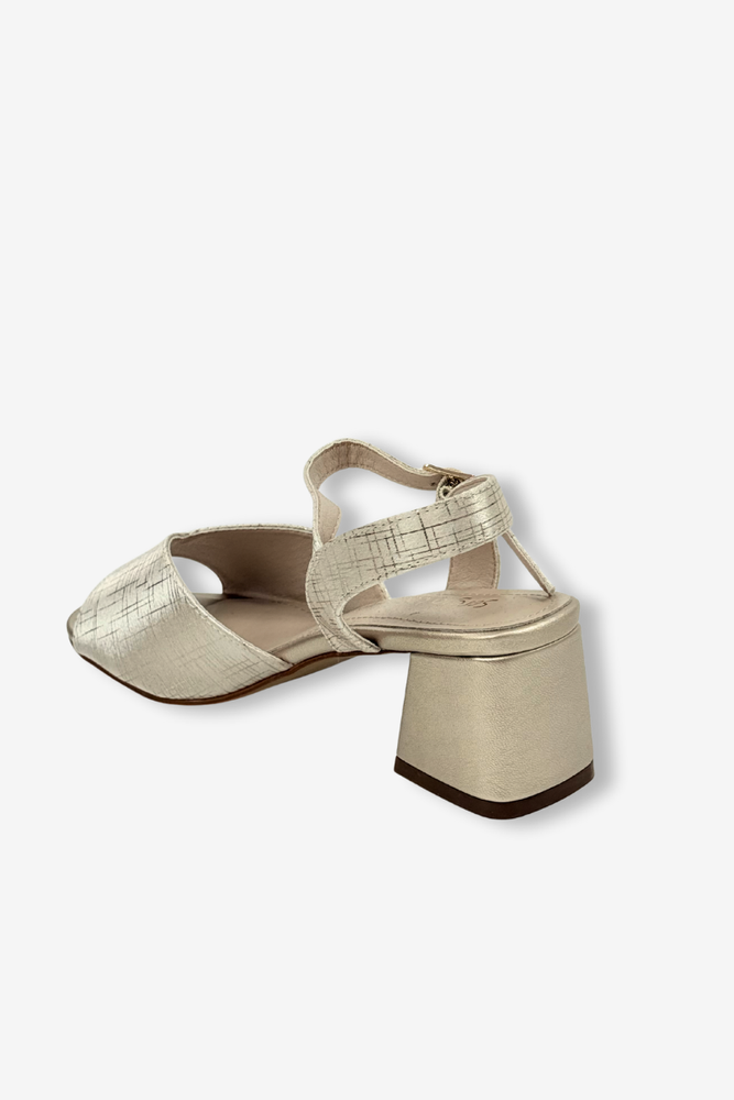 Срібні босоніжки на високих підборах від Sergio Leone 