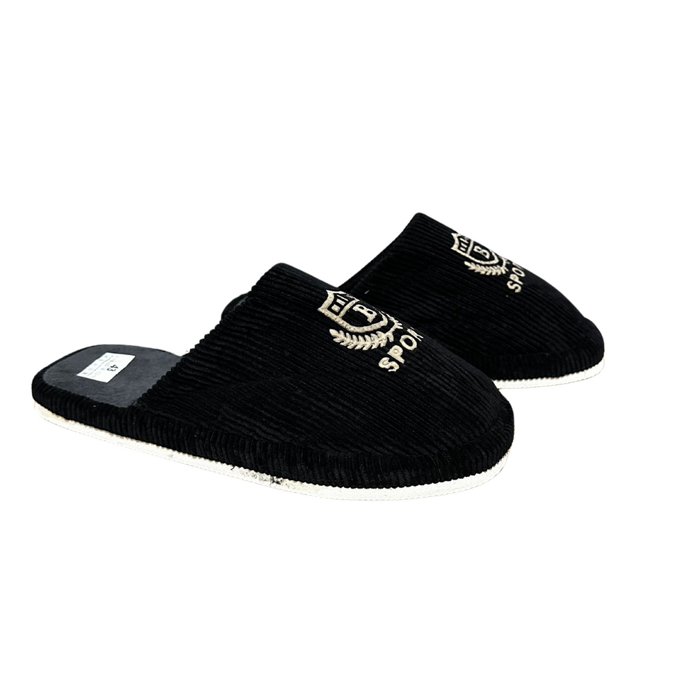 Męskie kapcie z zakrytymi palcami