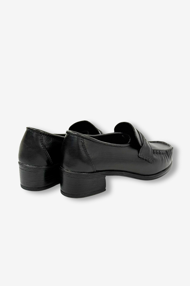 Чорні жіночі шкіряні ботильйони Ajas на танкетці