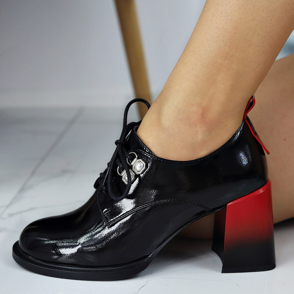 Чорні жіночі туфлі на модному каблуці S.Barski 