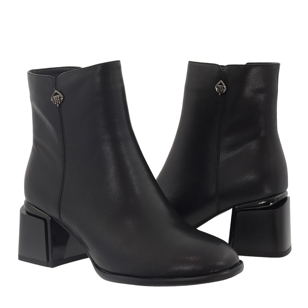 Чорні шкіряні ботильйони Artiker