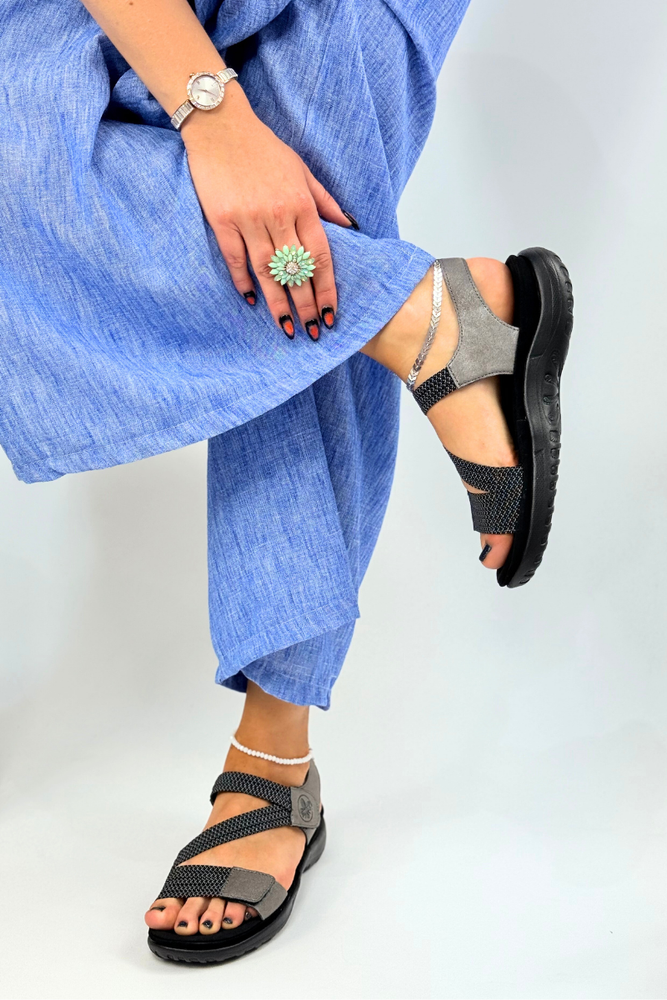 RIKA チャコールグレーXS Szare sandały damskie na rzep z ekoskóry Rieker | ButyMila.pl